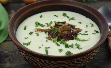 Неповторимый молочный суп с картофелем и хрустящим беконом