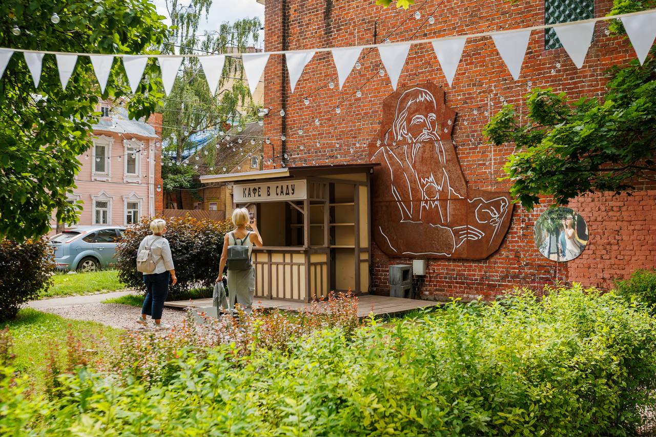 Глеб Никитин: Квартал церкви Трех Святителей в Нижнем Новгороде включен в реестр ОКН народов РФ! Бывший когда-то городской окраиной, квартал почти целиком дошел до наших дней, сохранив архитектурный облик и уникальную среду