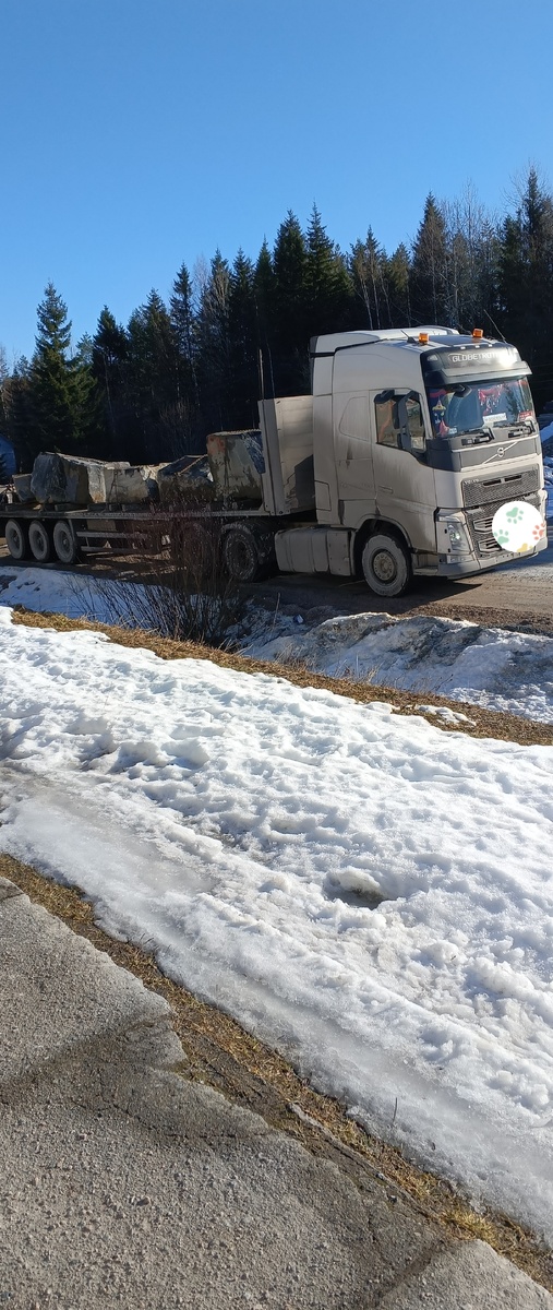 Когда дороги плачут под тяжестью камня