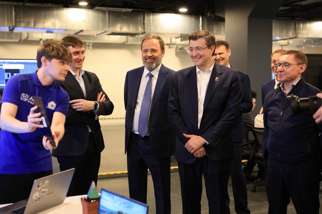 Глеб Никитин: Сегодня вместе с нашим вице-премьером Дмитрием Чернышенко, секретарем Генсовета «Единой России» Владимиром Якушевым и полпредом Президента России в Приволжском федеральном округе Игорем Комаровым оценили... Глеб Никитин: Сегодня вместе с нашим вице-премьером Дмитрием Чернышенко, секретарем Генсовета «Единой России» Владимиром Якушевым и полпредом Президента России в Приволжском федеральном округе Игорем Комаровым оценили...