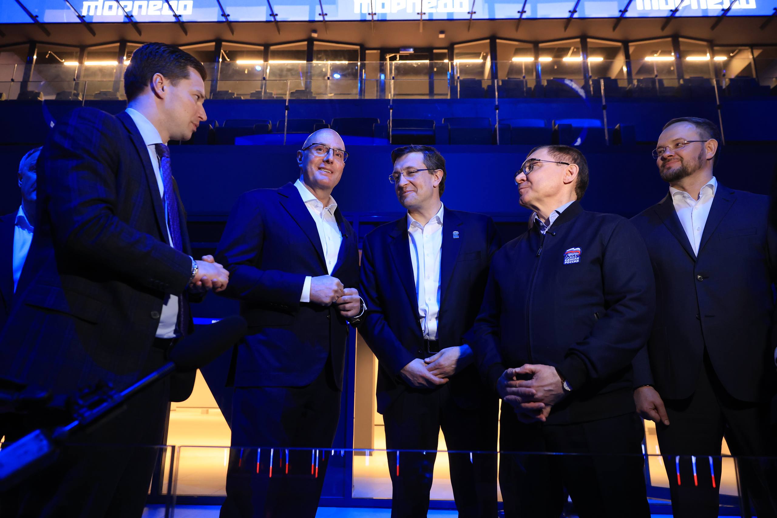 Дмитрий Чернышенко и Владимир Якушев оценили ледовую арену – масштабный спортивный объект по народной программе «Единой России» Дмитрий Чернышенко и Владимир Якушев оценили ледовую арену – масштабный спортивный объект по народной программе «Единой России»