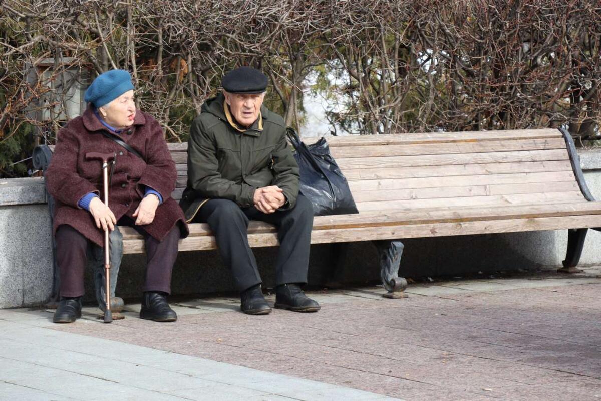 Как россияне видят достойную пенсию и заработную плату для ее достижения