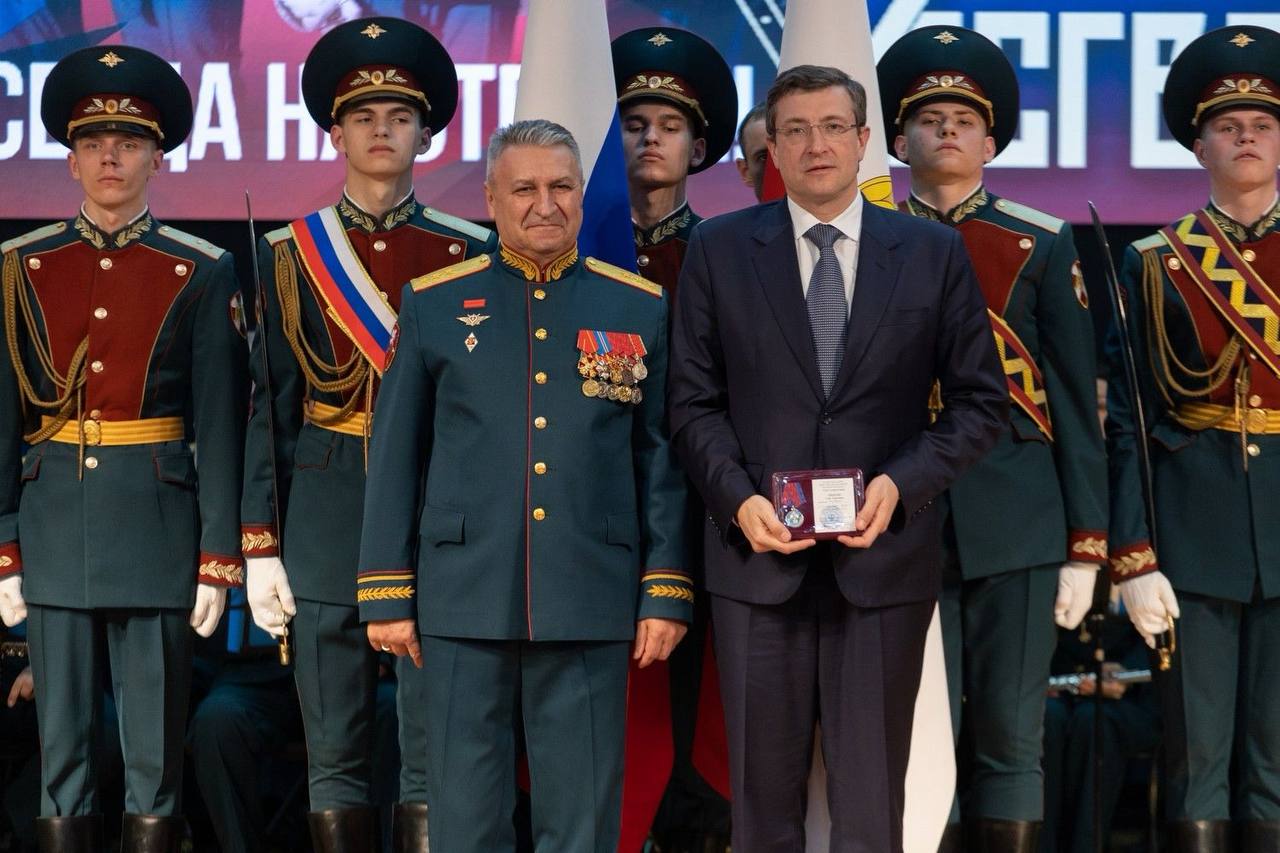 Глеб Никитин: Сегодня отмечается 10 лет со дня образования Росгвардии! Вместе с полномочным представителем Президента России в Приволжском федеральном округе Игорем Комаровым, губернатором Пензенской области Олегом... Глеб Никитин: Сегодня отмечается 10 лет со дня образования Росгвардии! Вместе с полномочным представителем Президента России в Приволжском федеральном округе Игорем Комаровым, губернатором Пензенской области Олегом...