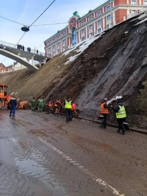 Движение по Зеленскому съезду частично ограничат на ночь
