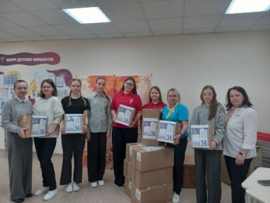 Школа №14 Арзамаса собрала помощь для наших защитников