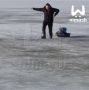 Рыбак провалился под лёд на Горьковском водохранилище