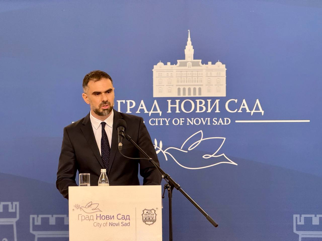 Юрий Шалабаев: Работаю в нашем городе-побратиме Нови Сад в Сербии Юрий Шалабаев: Работаю в нашем городе-побратиме Нови Сад в Сербии