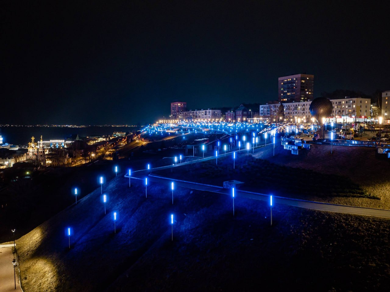 Нижний Новгород сегодня присоединится к акции «Зажги синим» Нижний Новгород сегодня присоединится к акции «Зажги синим»