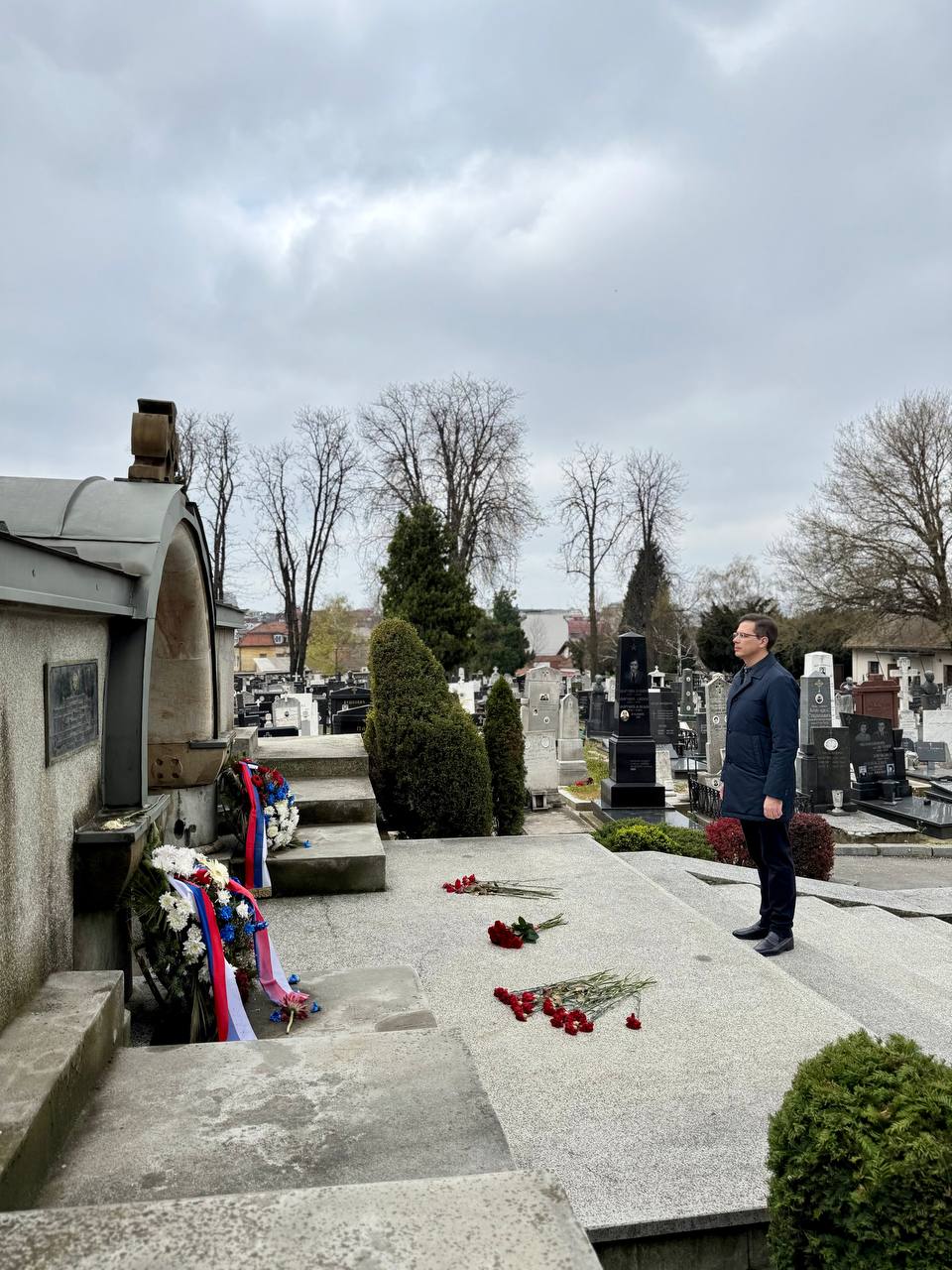 Юрий Шалабаев: Завершая свою работу в Сербии, посетил кладбище «Ново гробље» и мемориальный парк, посвящённый освобождению Белграда от фашистов в 1944 году Юрий Шалабаев: Завершая свою работу в Сербии, посетил кладбище «Ново гробље» и мемориальный парк, посвящённый освобождению Белграда от фашистов в 1944 году