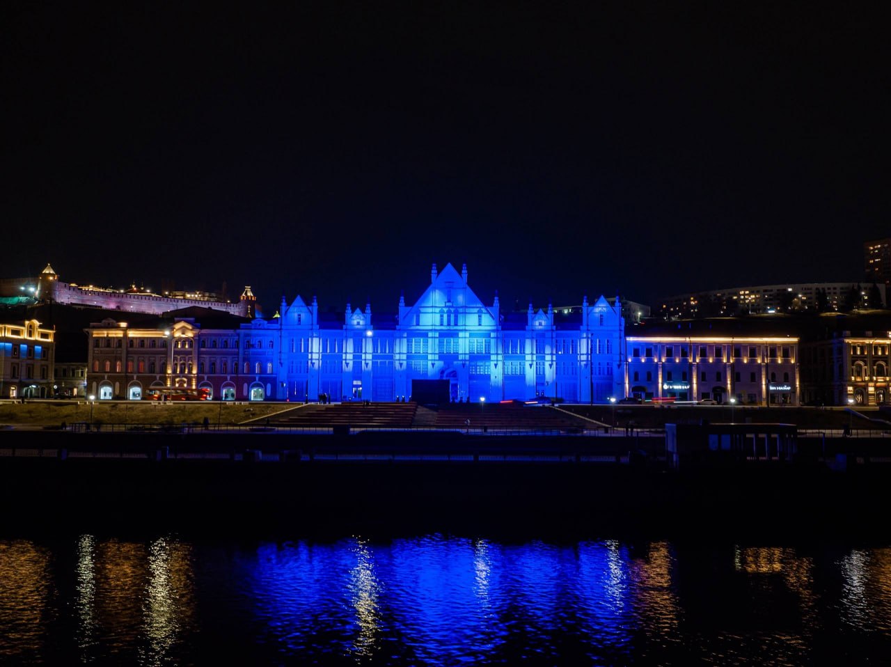 Нижний Новгород сегодня присоединится к акции «Зажги синим» Нижний Новгород сегодня присоединится к акции «Зажги синим»