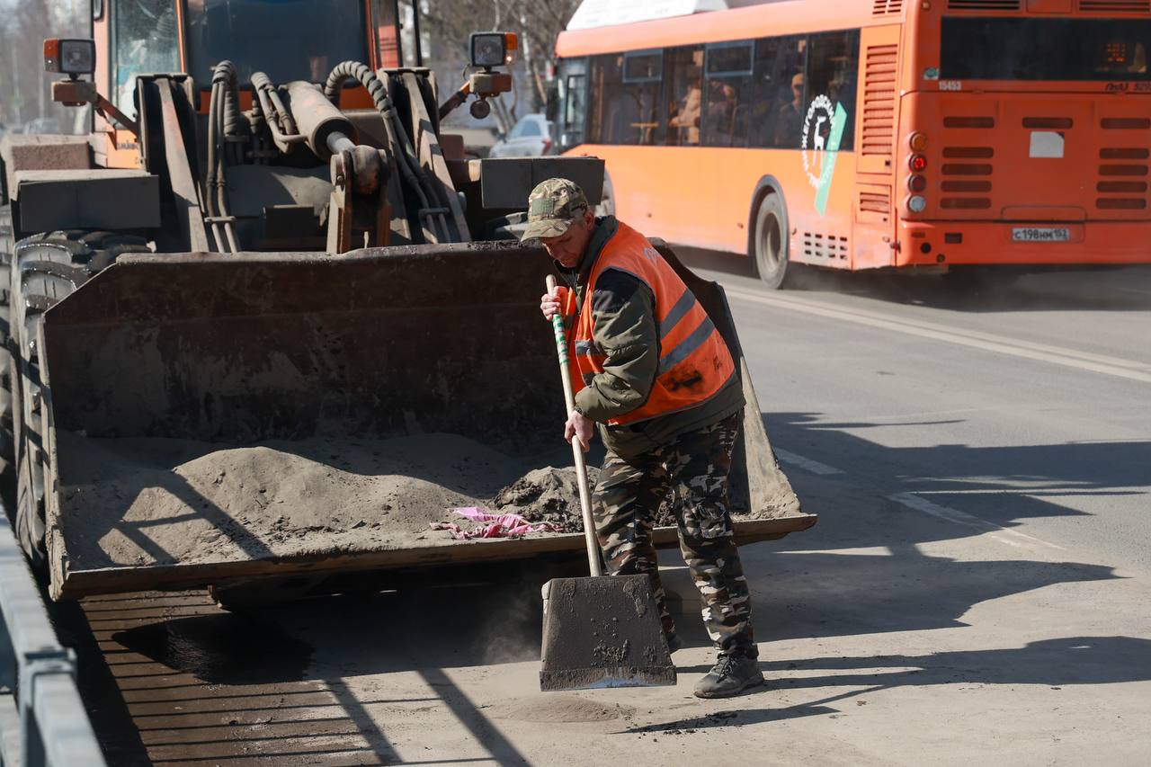 Юрий Шалабаев: Сегодня стартует месячник по благоустройству - самый активный период кампании по уборке города к тёплому сезону Юрий Шалабаев: Сегодня стартует месячник по благоустройству - самый активный период кампании по уборке города к тёплому сезону
