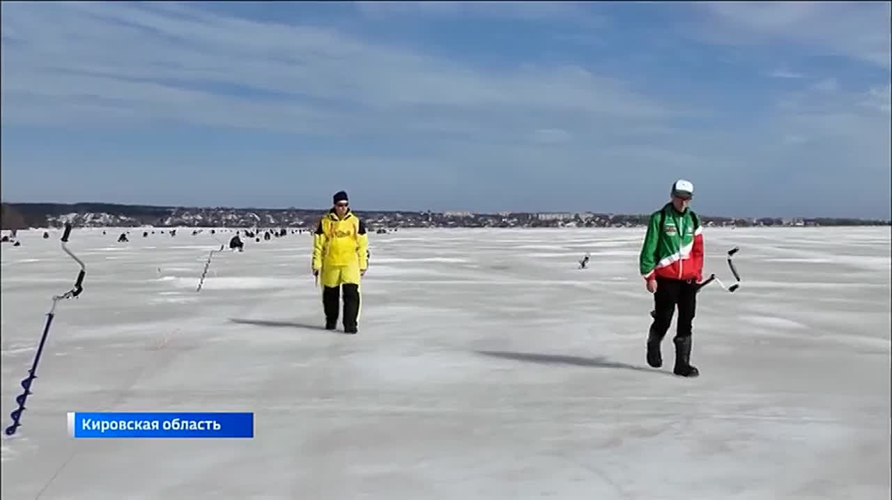 В Кировской области начинающие и опытные рыбаки со всей страны соревновались в «ловле на мормышку»