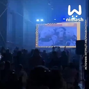 Зацените атмосферу в ЦЕХе! Болельщики "Торпедо" прямо сейчас поддерживают команду в первом матче 1/4 Кубка Гагарина