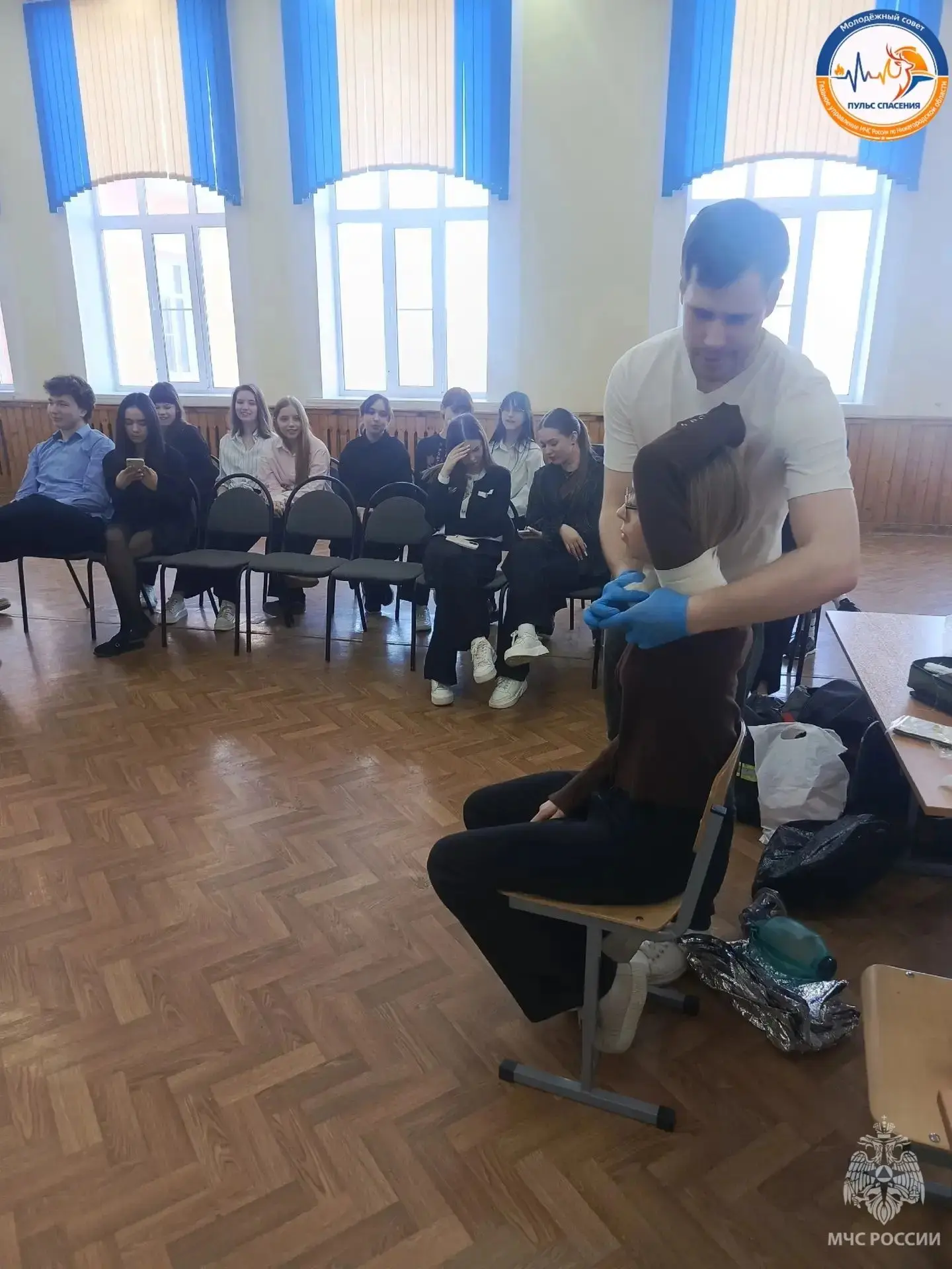 Обучаем безопасности!. Члены Молодежного совета Главного управления МЧС России по Нижегородской области провели занятия, направленные на повышение осведомленности о безопасности и формирование ответственного отношения к жизни Обучаем безопасности!. Члены Молодежного совета Главного управления МЧС России по Нижегородской области провели занятия, направленные на повышение осведомленности о безопасности и формирование ответственного отношения к жизни