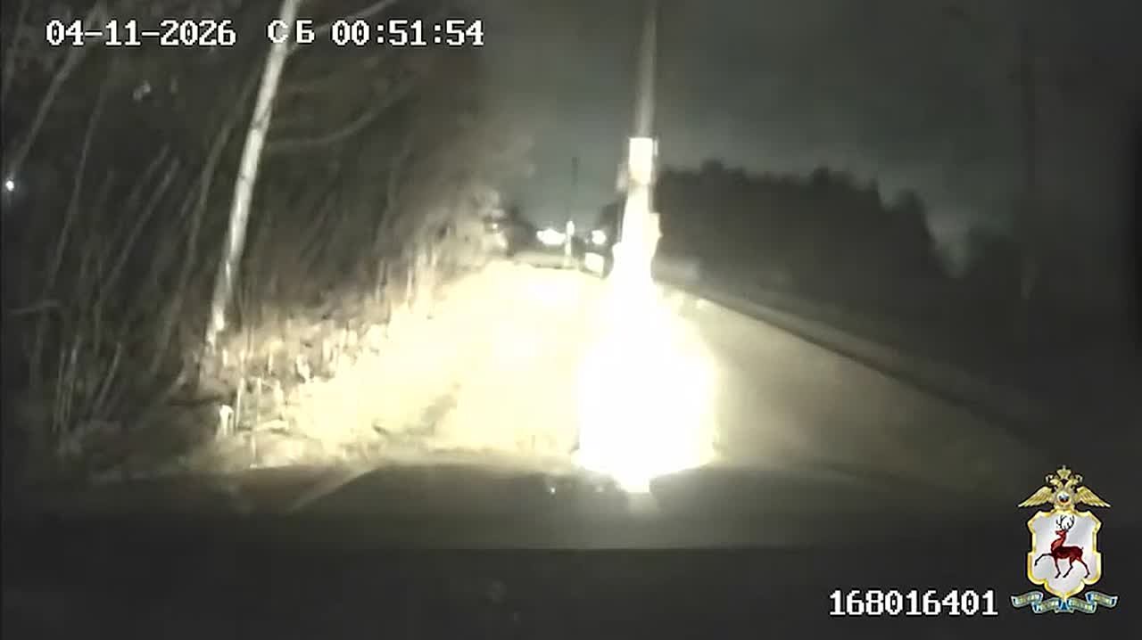 Полицейские задержали лихача, вылетевшего в реку во время погони по Нижнему