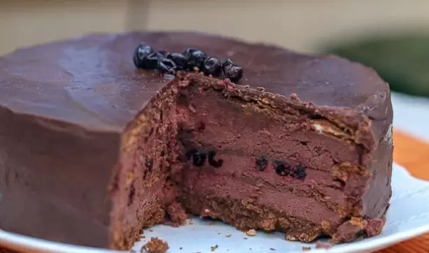 Торт «Чуао»: наслаждение шоколадом и ягодной кислинкой