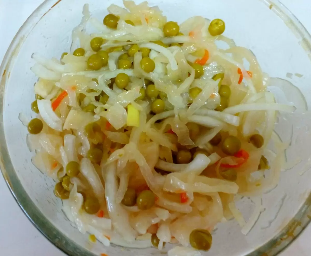 Приготовление простого салата за считанные минуты