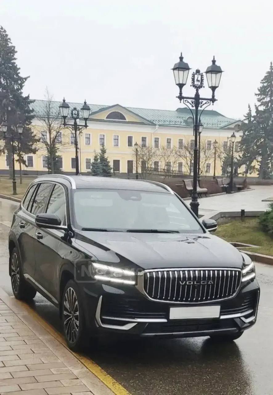 Глеб Никитин стал первым владельцем нового автомобиля Volga K50