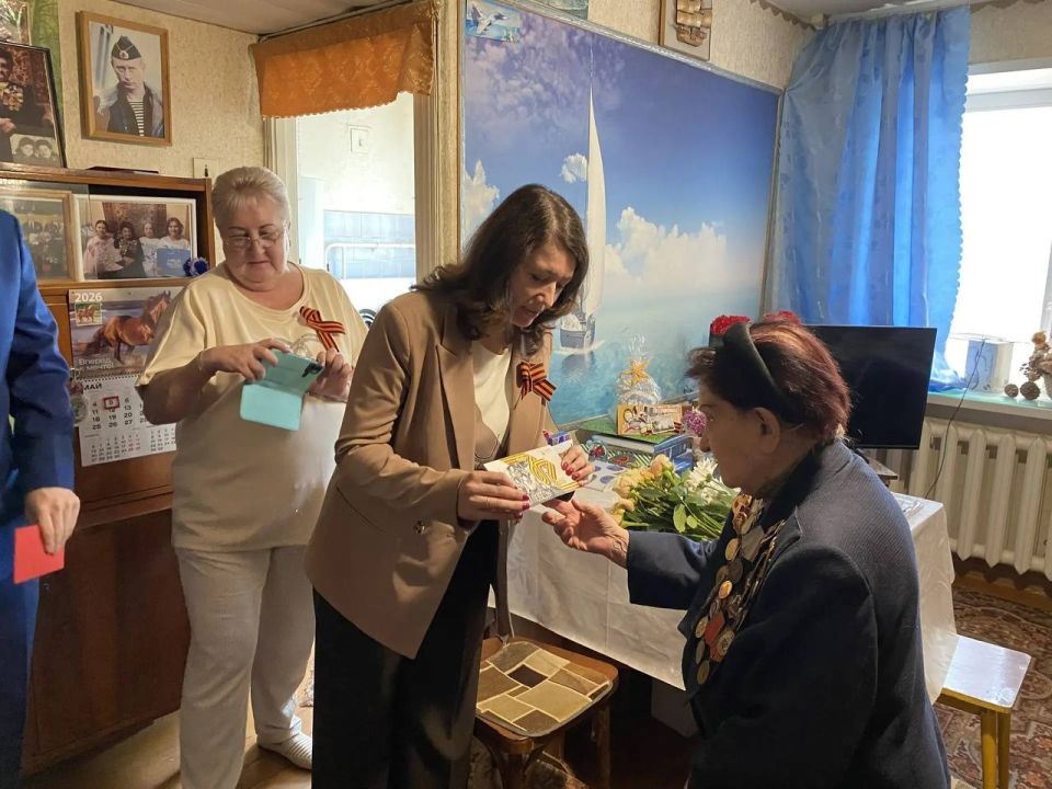 Ветерана Великой Отечественной войны Тамару Рунову поздравили с Днем Победы Ветерана Великой Отечественной войны Тамару Рунову поздравили с Днем Победы