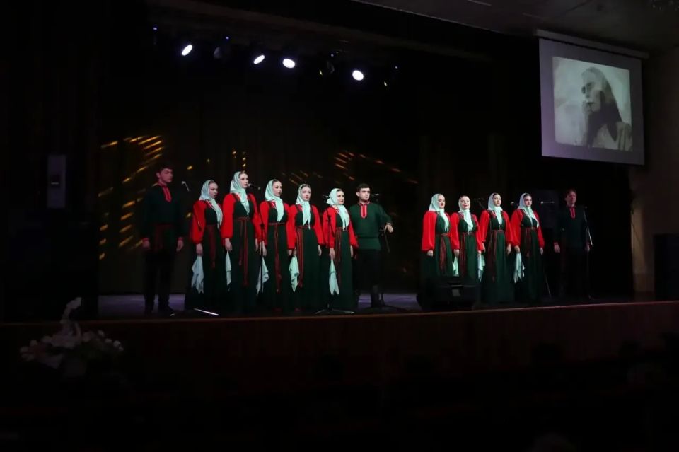 Вместе с депутатом Законодательного собрания Юрием Балашовым и главой администрации Советского района Александром Ивановым поздравили жителей района с Днем Победы Вместе с депутатом Законодательного собрания Юрием Балашовым и главой администрации Советского района Александром Ивановым поздравили жителей района с Днем Победы