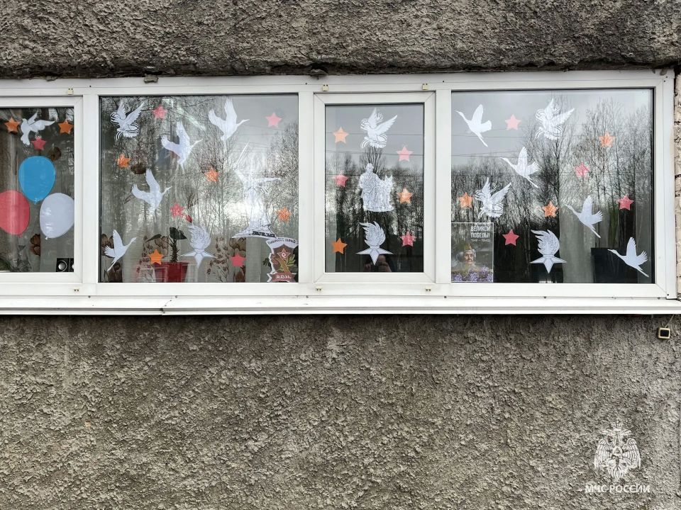 Пожарные гарнизоны присоединились к акции «Окна Победы» Пожарные гарнизоны присоединились к акции «Окна Победы»