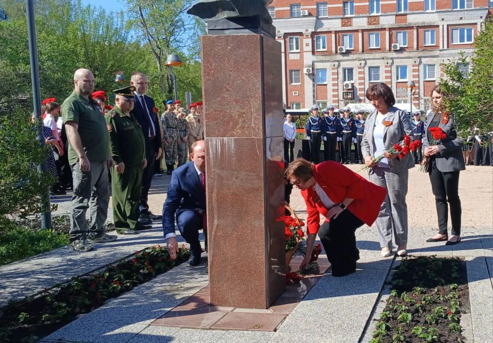 Жанна Скворцова, Ольга Балакина и Светлана Досаева приняли участие в памятном мероприятии, приуроченном к Дню Победы Жанна Скворцова, Ольга Балакина и Светлана Досаева приняли участие в памятном мероприятии, приуроченном к Дню Победы