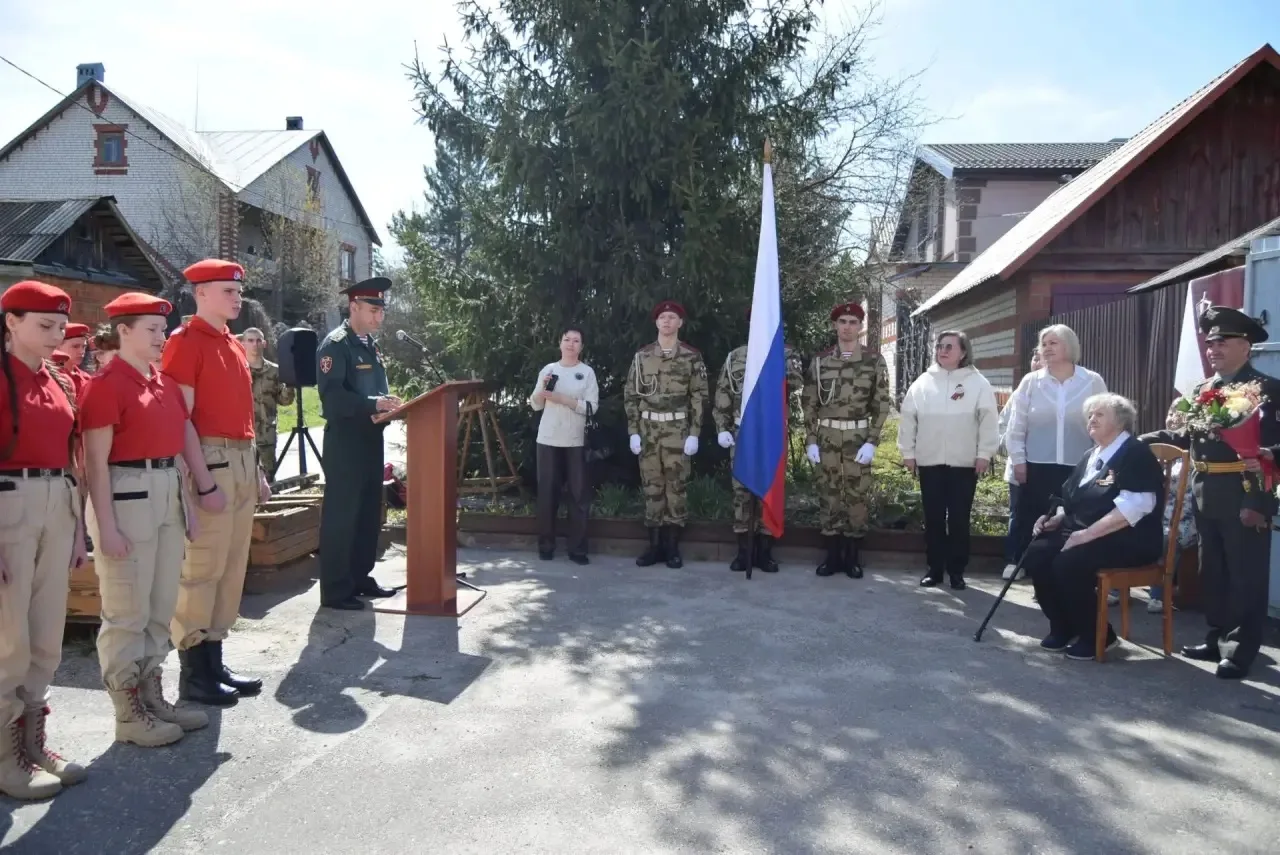 В Нижегородской области росгвардейцы присоединились к акции «Парад у дома ветерана» В Нижегородской области росгвардейцы присоединились к акции «Парад у дома ветерана»