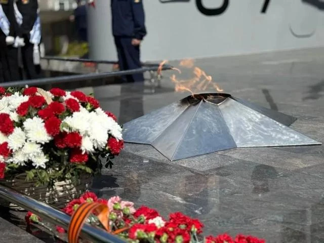 Депутаты городской Думы встретили 9 Мая вместе с нижегородцами Депутаты городской Думы встретили 9 Мая вместе с нижегородцами