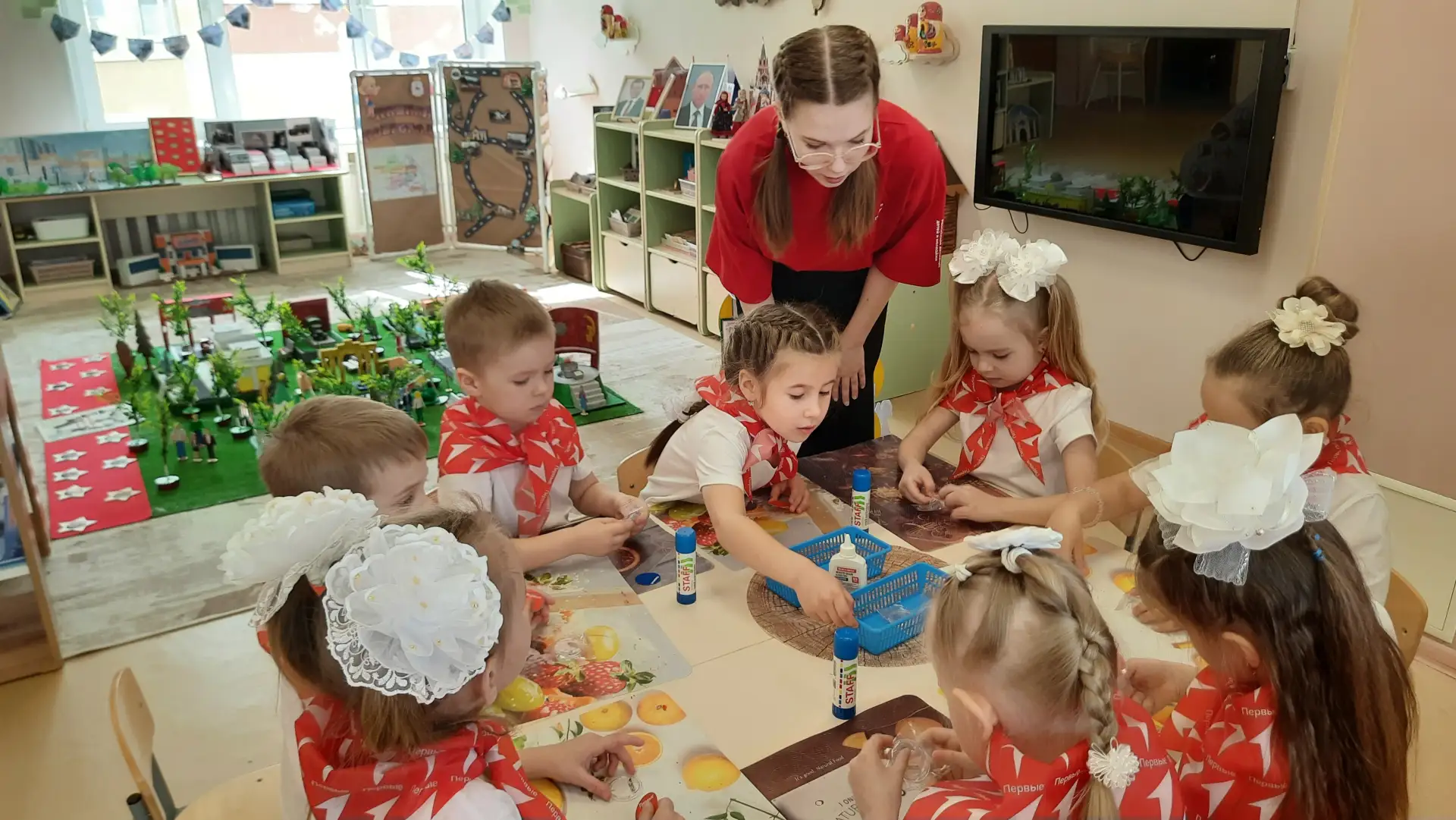 Приветствуем автозаводских школьников, которые пополнили ряды первичных отделений «Движения Первых»! Приветствуем автозаводских школьников, которые пополнили ряды первичных отделений «Движения Первых»!