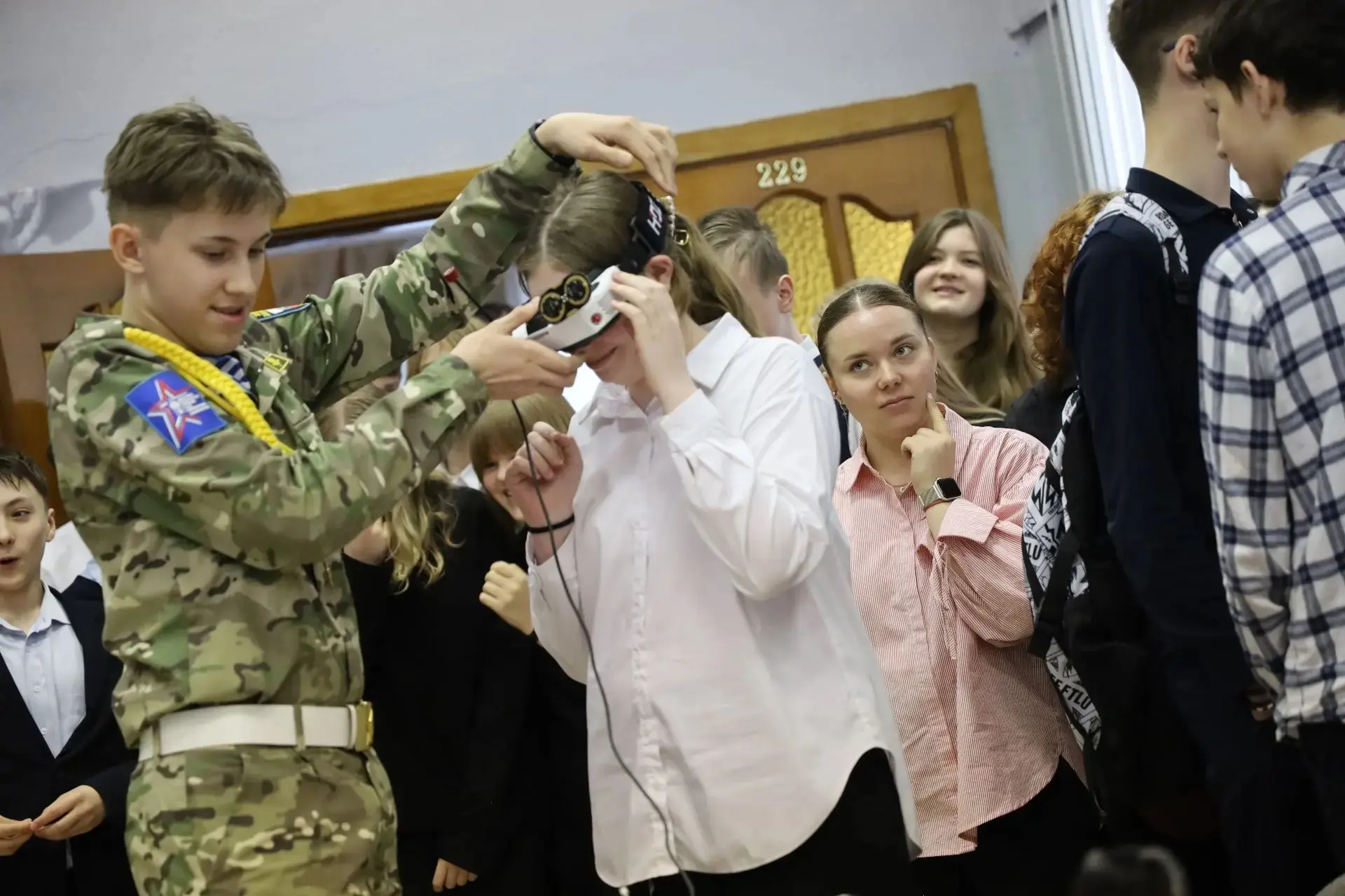 Более 500 белорусских школьников приняли участие в презентации Центра военно-патриотического воспитания и лагеря «Хочу стать десантником» в Минске Более 500 белорусских школьников приняли участие в презентации Центра военно-патриотического воспитания и лагеря «Хочу стать десантником» в Минске