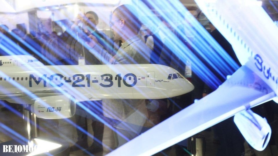 Объединенная авиастроительная корпорация (ОАК) спроектирует самолеты с использованием ИИ «Гигачат» от «Сбера», сообщил гендиректор ОАК Вадим Бадеха