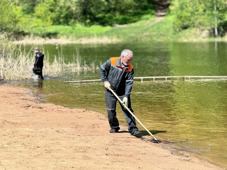 Водолазы аварийно-спасательного отряда Нижнего Новгорода начали обследование и очистку водоёмов перед стартом купального сезона Водолазы аварийно-спасательного отряда Нижнего Новгорода начали обследование и очистку водоёмов перед стартом купального сезона