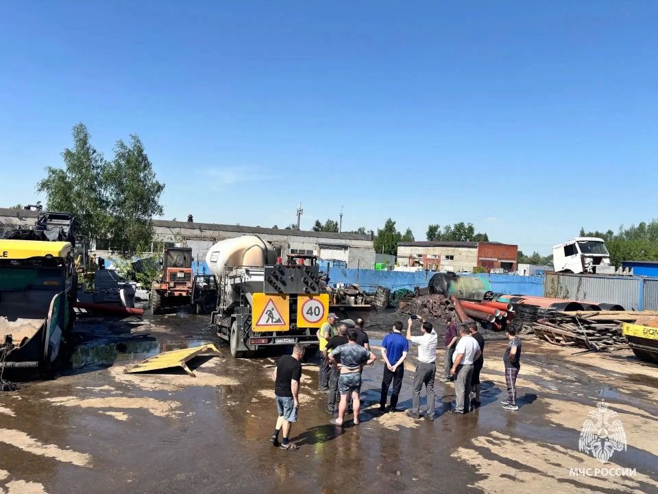 Пожарные МЧС России ликвидировали возгорание в Кстово Пожарные МЧС России ликвидировали возгорание в Кстово