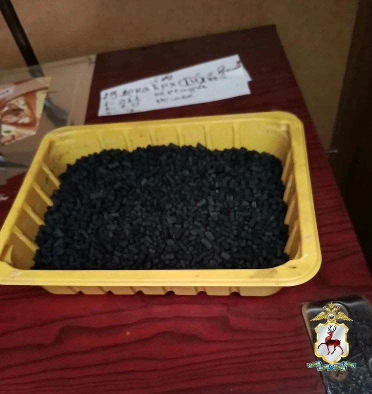 В Шатках из квартиры наркоагрария полицейскими изъято более 100 граммов растительного наркотика В Шатках из квартиры наркоагрария полицейскими изъято более 100 граммов растительного наркотика