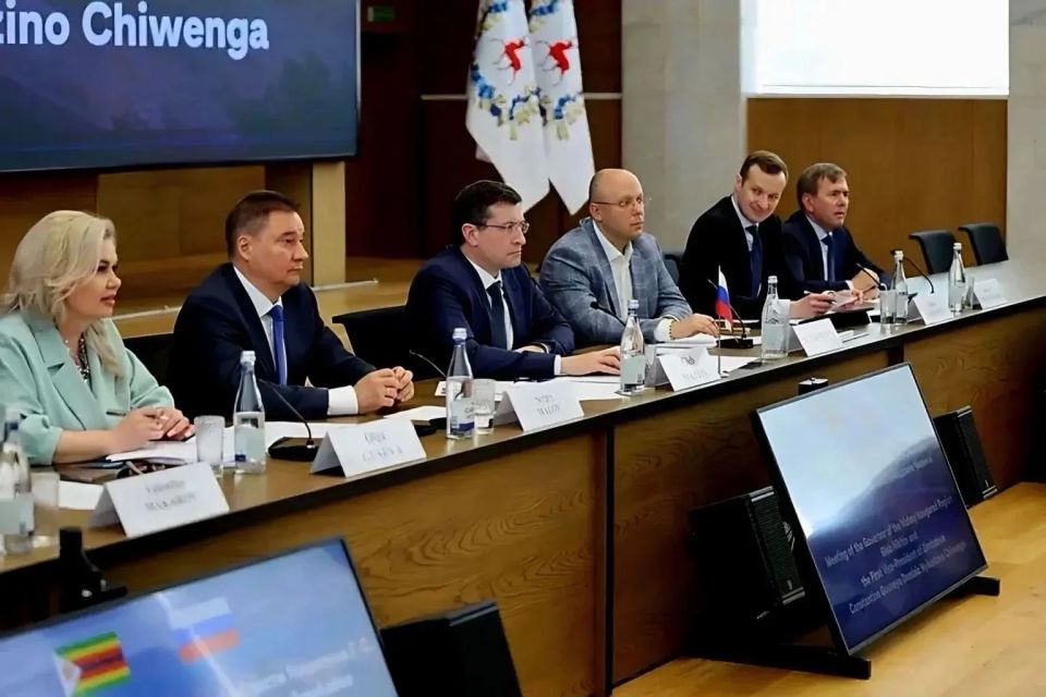 Глеб Никитин: Расширение торгово-экономического и образовательного сотрудничества, а также развитие совместных проектов в сфере ИТ обсудили сегодня на встрече с делегацией из Зимбабве, которую возглавил Первый Вице-Президент...
