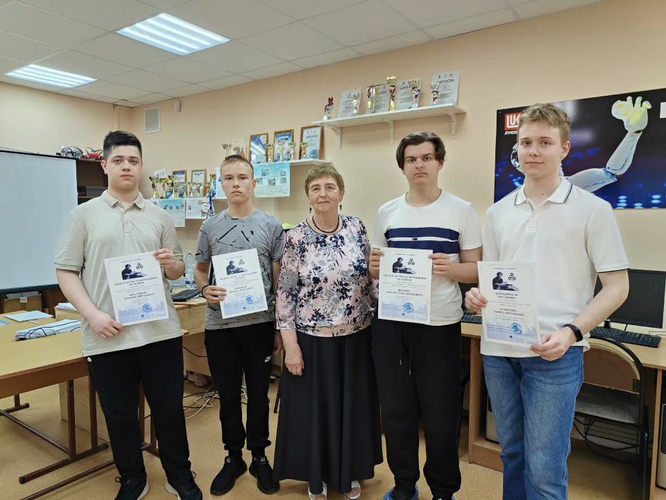 Воспитанники кстовского учебного центра «Интеллект» — победители и призеры Всероссийской олимпиады школьников по физике «Робофест-2026»