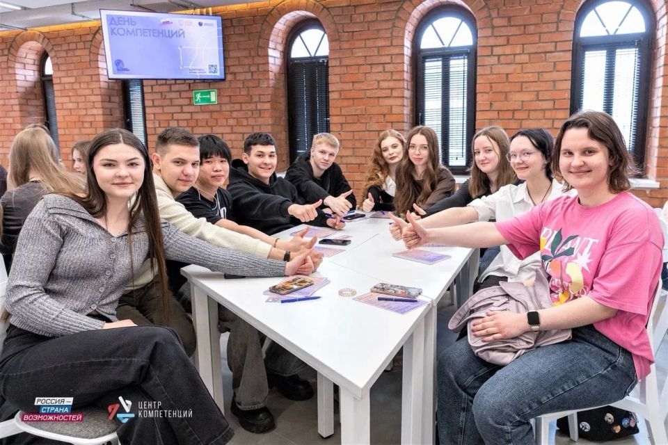Глеб Никитин: Президентская платформа «Россия - страна возможностей» сегодня отмечает 8 лет! За эти годы проект превратился в огромное движение, объединившее более 25 миллионов человек по всей стране Глеб Никитин: Президентская платформа «Россия - страна возможностей» сегодня отмечает 8 лет! За эти годы проект превратился в огромное движение, объединившее более 25 миллионов человек по всей стране