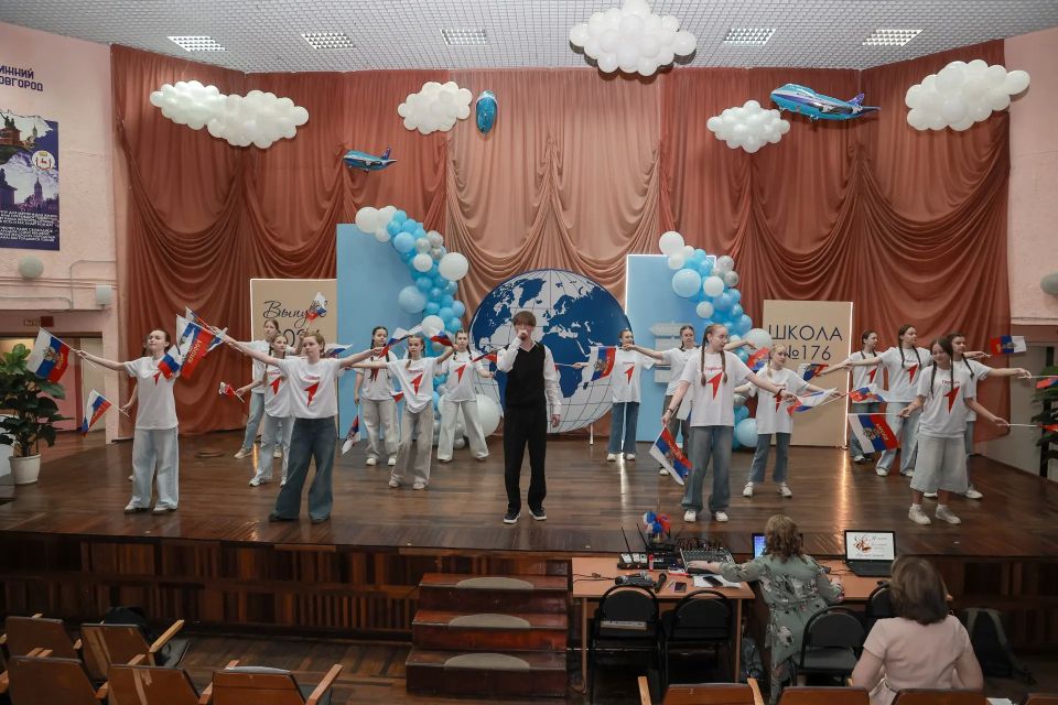Юрий Шалабаев: В Нижнем Новгороде начались «Последние звонки» Юрий Шалабаев: В Нижнем Новгороде начались «Последние звонки»