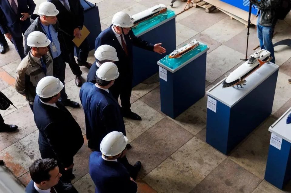 В Нижнем Новгороде спустили на воду два новых «Метеора 120Р» В Нижнем Новгороде спустили на воду два новых «Метеора 120Р»