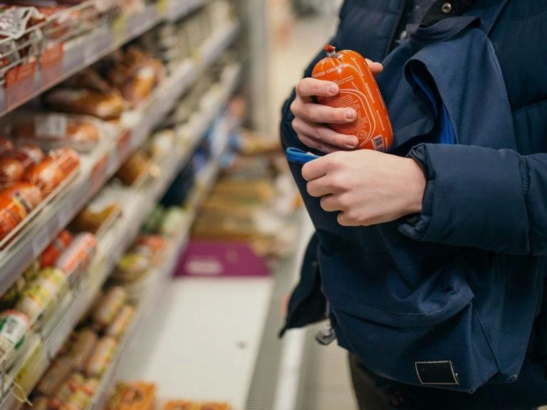 В Дзержинске полицейские раскрыли кражу из сетевого магазина