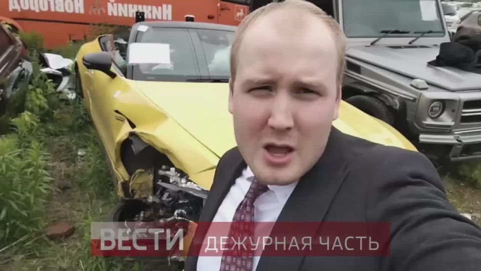 Корреспондент Дежурной части Даниил Сухоручко побывал на штрафстоянке в Нижнем Новгороде, куда отвезли на эвакуаторе разбитый Мерседес Сергея Корнилова