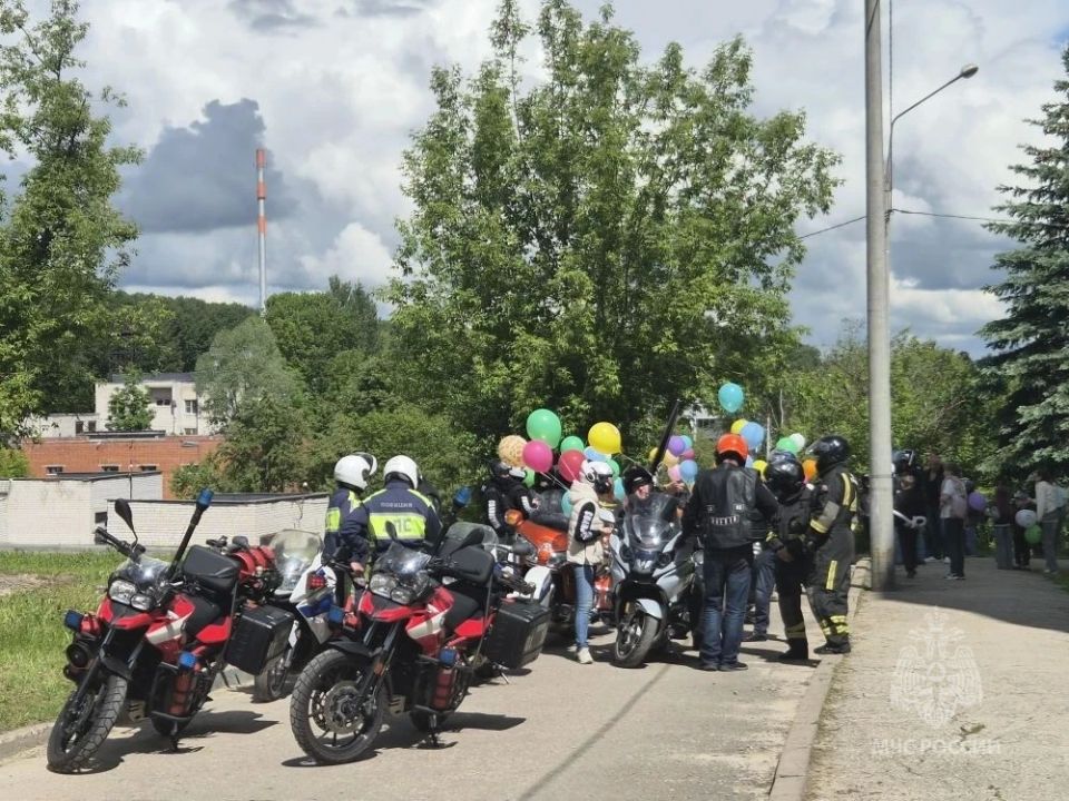 Пожарные СПСЧ приняли участие в масштабной акции для детей Пожарные СПСЧ приняли участие в масштабной акции для детей