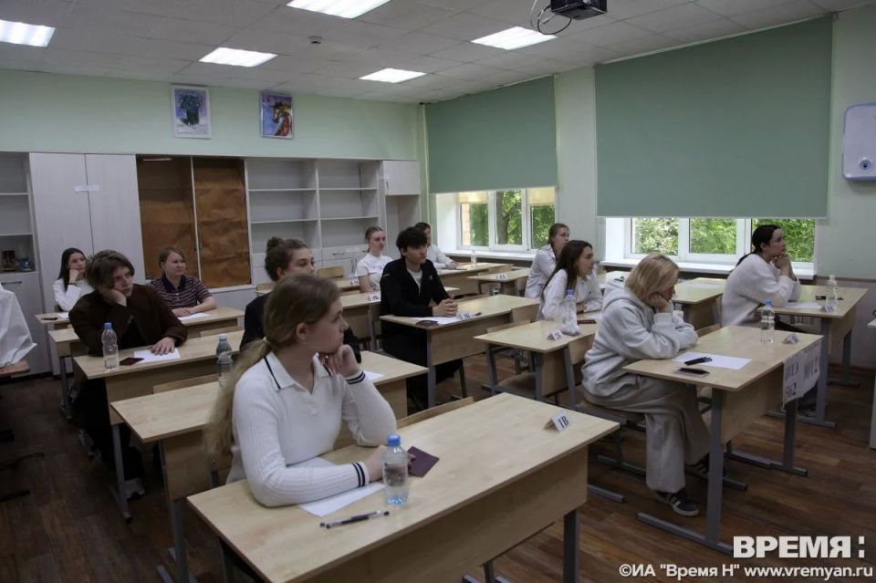 Первые ЕГЭ начали сдавать в Нижегородской области: фоторепортаж с места событий
