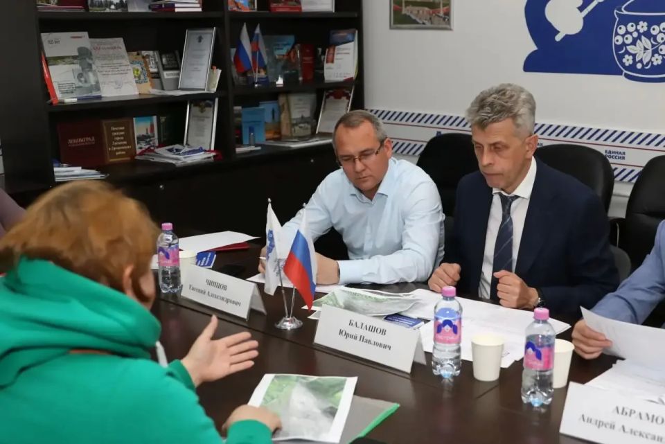 Провел с коллегой из регионального Законодательного Собрания Юрием Балашовым прием граждан в Региональной общественной приемной Партии «Единая Россия» Провел с коллегой из регионального Законодательного Собрания Юрием Балашовым прием граждан в Региональной общественной приемной Партии «Единая Россия»