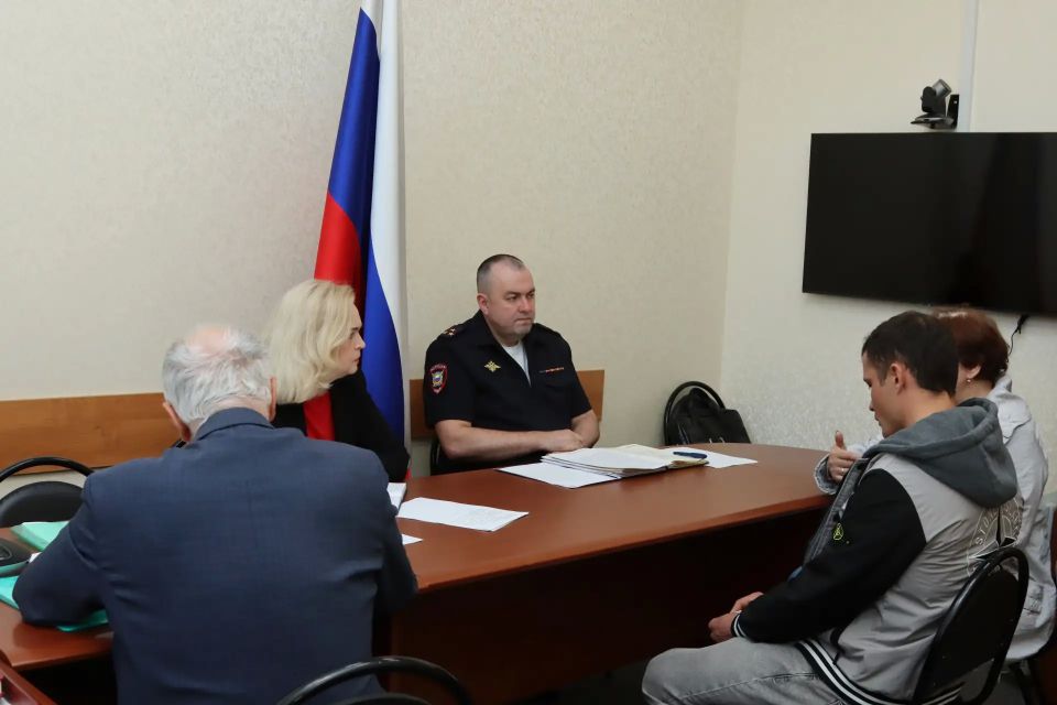 Заместитель начальника полицейского главка и уполномоченный по правам человека региона провели совместный прием граждан Заместитель начальника полицейского главка и уполномоченный по правам человека региона провели совместный прием граждан