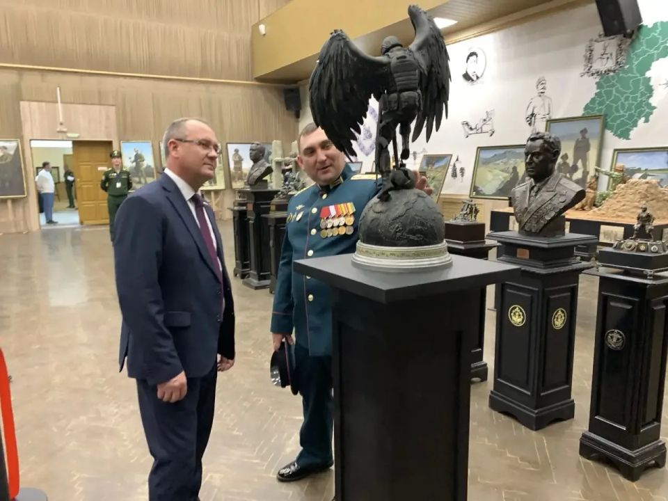 «Сквозь время — доблесть не молчит» «Сквозь время — доблесть не молчит»