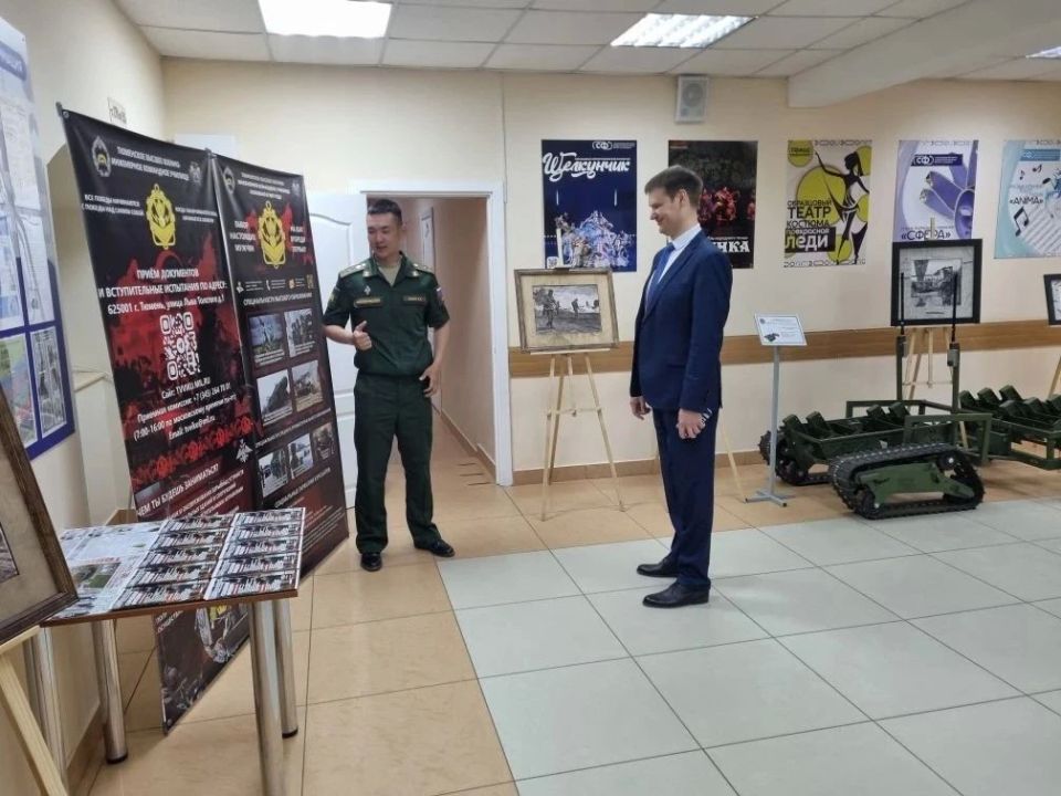 В Нижнем Новгороде открылась бесплатная выставка «Сквозь время — доблесть не молчит» В Нижнем Новгороде открылась бесплатная выставка «Сквозь время — доблесть не молчит»