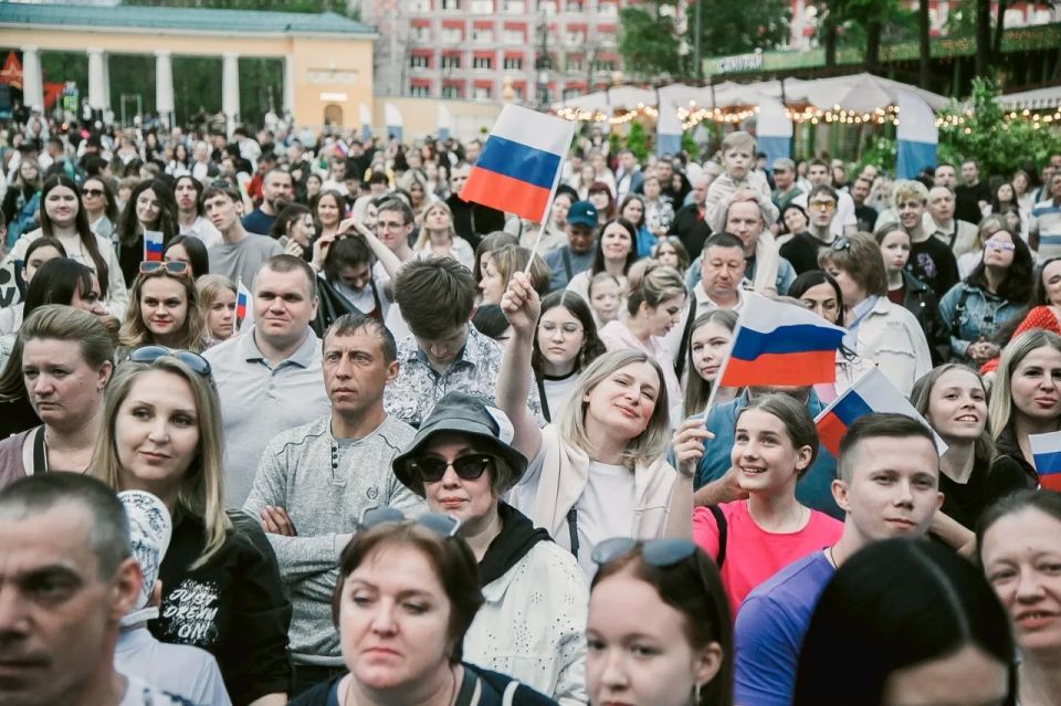 Юрий Шалабаев: Парки, музеи и библиотеки приглашают нижегородцев провести День России вместе! Центральной темой Дня рождения нашей страны станет ее национальное многообразие Юрий Шалабаев: Парки, музеи и библиотеки приглашают нижегородцев провести День России вместе! Центральной темой Дня рождения нашей страны станет ее национальное многообразие