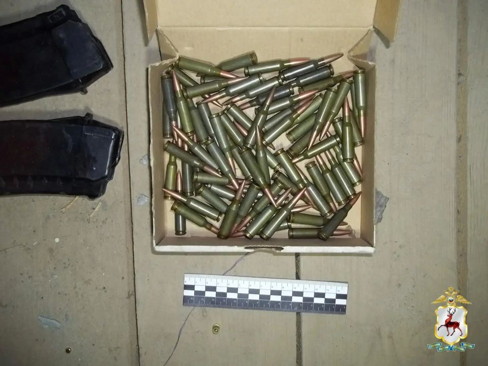 Незаконно храненившиеся оружие и боеприпасы обнаружили полицейские у жителя Дзержинска Незаконно храненившиеся оружие и боеприпасы обнаружили полицейские у жителя Дзержинска