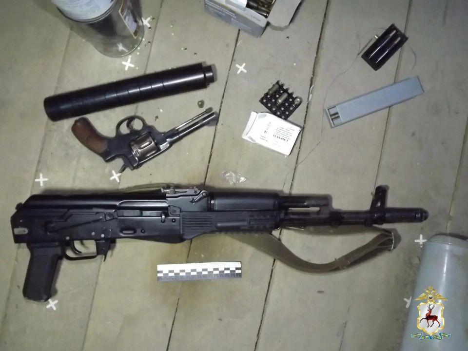 Незаконно храненившиеся оружие и боеприпасы обнаружили полицейские у жителя Дзержинска Незаконно храненившиеся оружие и боеприпасы обнаружили полицейские у жителя Дзержинска